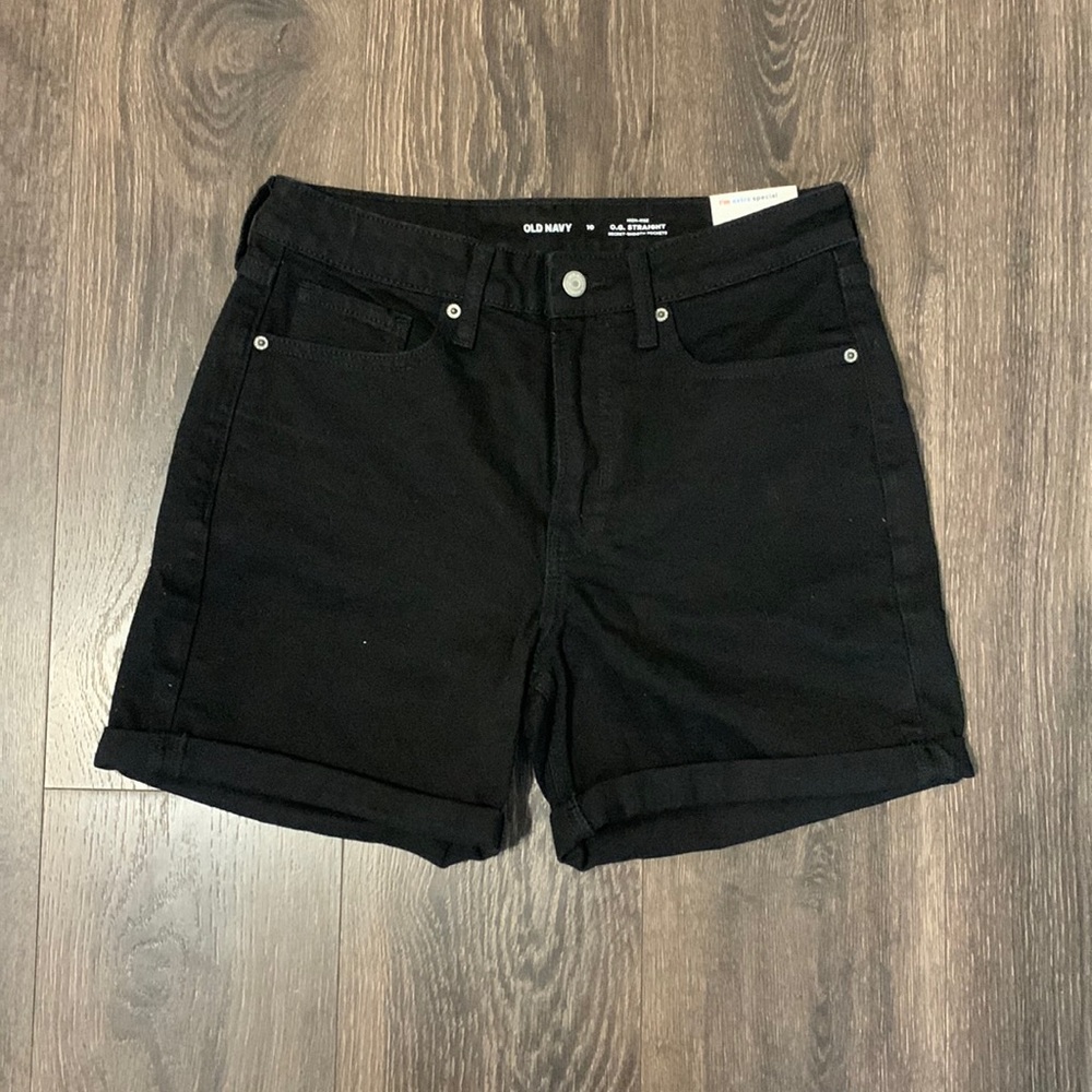 Black old navy shorts